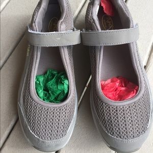 Ryka Nitracel tennis shoes.